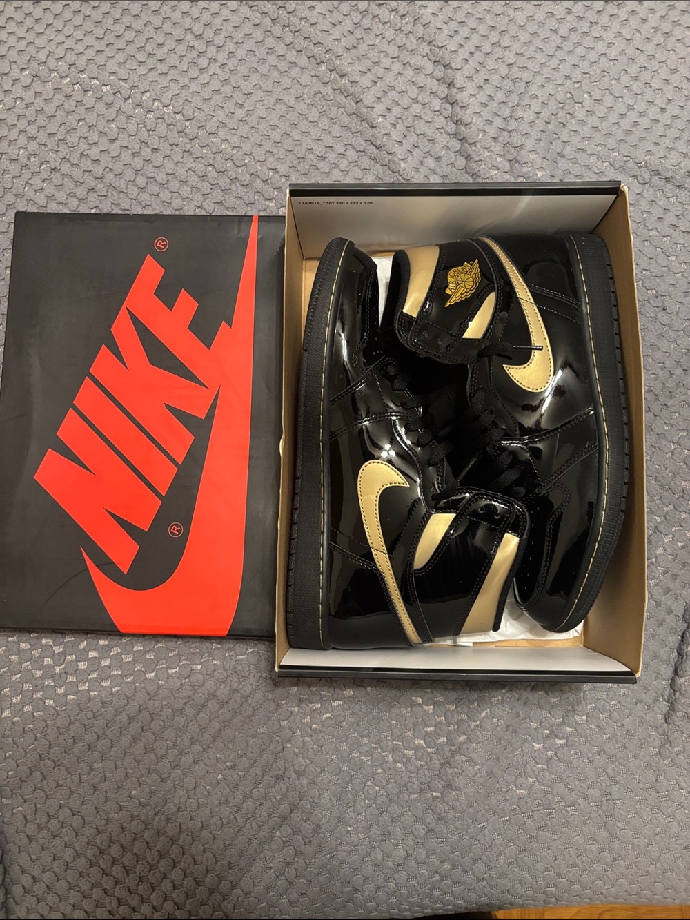 Nike Air Jordan 1 OG High black metallic gold